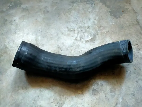 Volvo OE 30680218 tuyau intercooler image 2