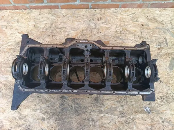 Jeep Moottorilohko 4.0L Grand Cherokee WJ 99-04 image 4