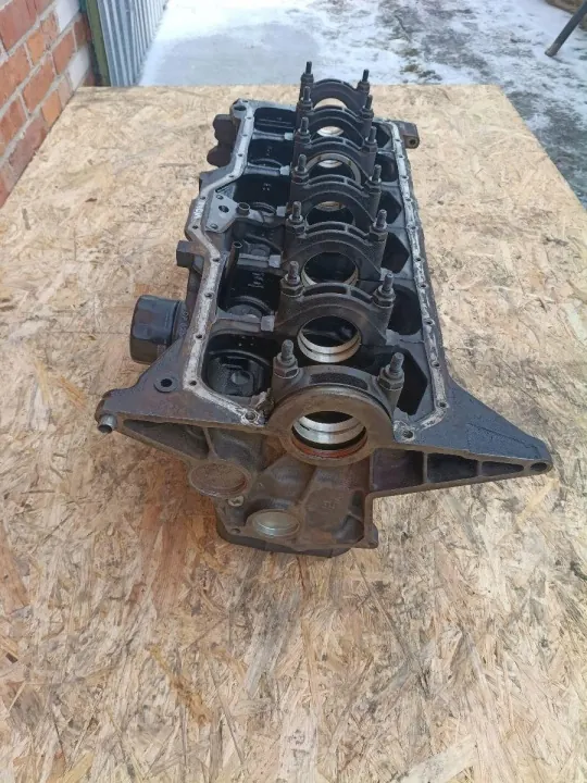 Jeep Moottorilohko 4.0L Grand Cherokee WJ 99-04 image 6