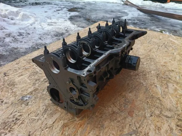 Jeep Moottorilohko 4.0L Grand Cherokee WJ 99-04 image 8
