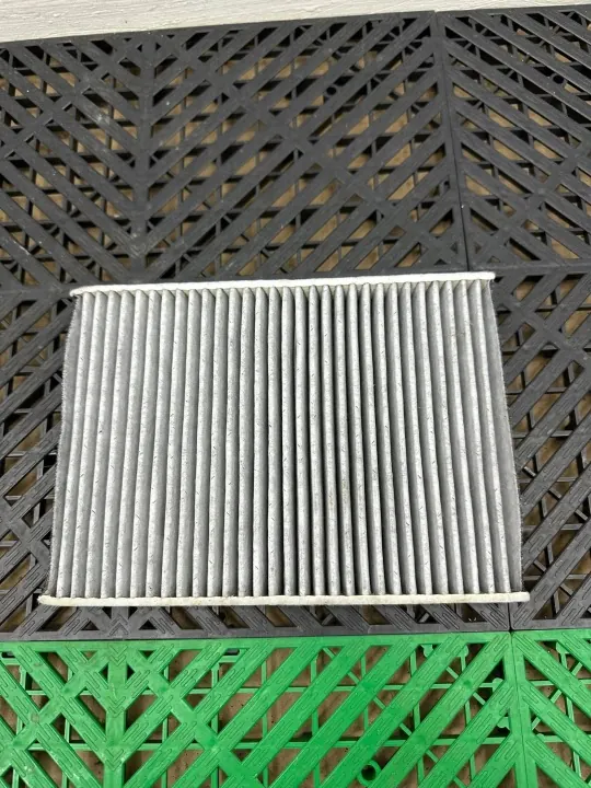 BMW Luftfilter OEM 5A13762 für X7 G07 - Gebraucht image 2