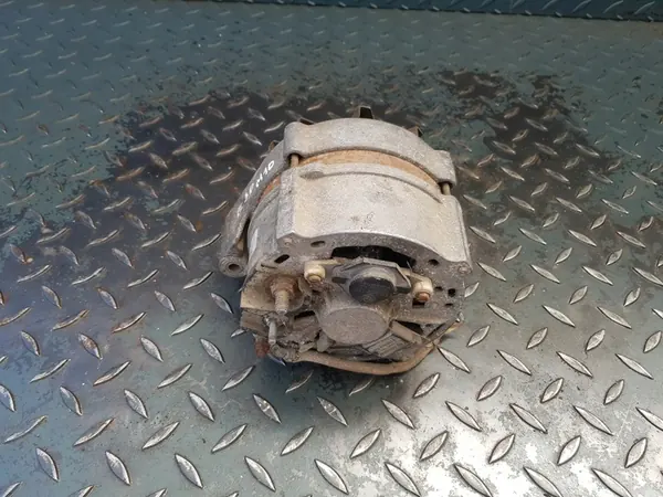 Vaihtovirtageneraattori Bosch BMW E30 316i 318i M10 image 2