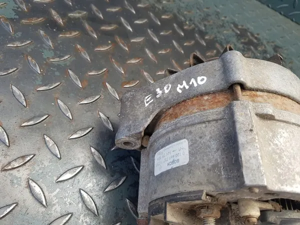 Vaihtovirtageneraattori Bosch BMW E30 316i 318i M10 image 3