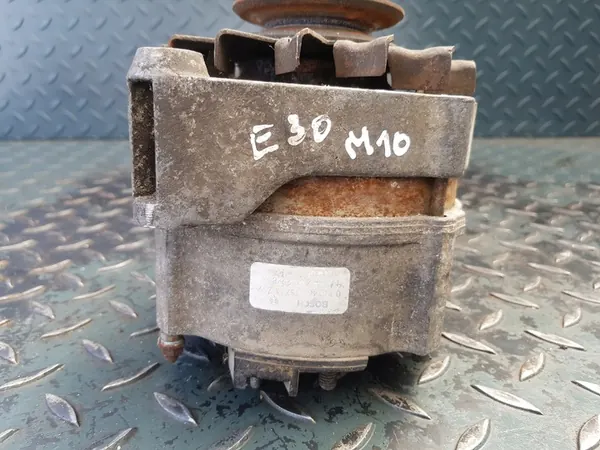 Vaihtovirtageneraattori Bosch BMW E30 316i 318i M10 image 5