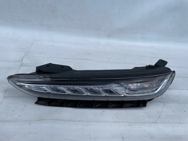 Voorste koplamp Hyundai OE 92207J9000 - Gebruikt image 2