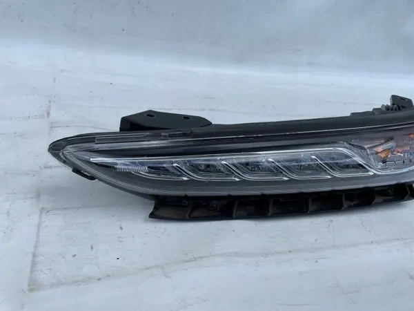 Voorste koplamp Hyundai OE 92207J9000 - Gebruikt image 4