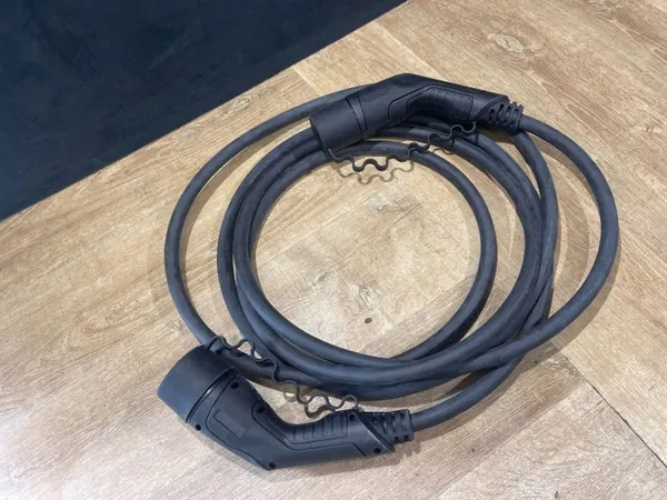 Câble de charge EV Toyota EVT2G3PC3AC32A - Occasion image 2