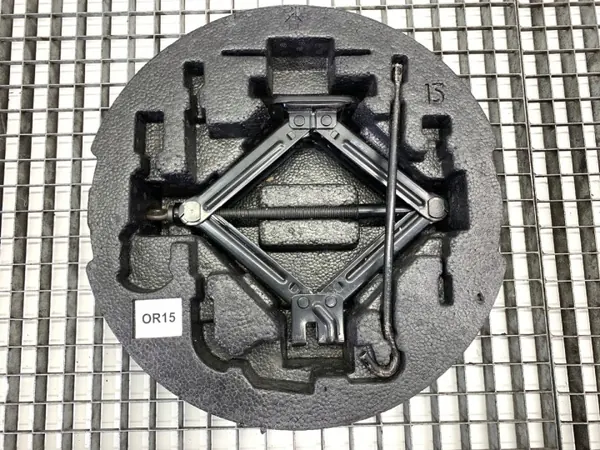 Macaco OEM 09149-C8000 para Hyundai i20 II 1.4 100CV image 2