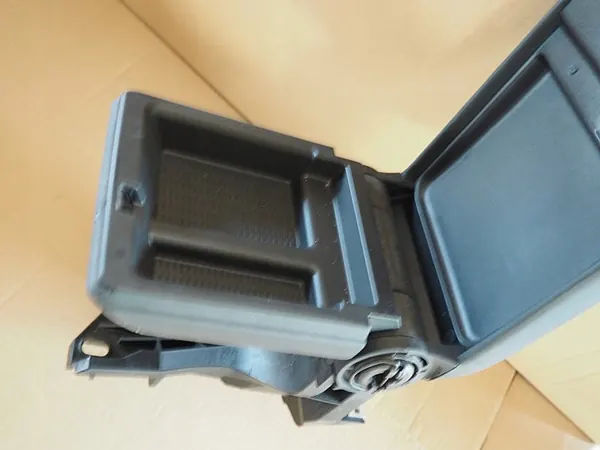 Boîte de rangement accoudoir BMW E46 Compact OEM 51168213678 image 5