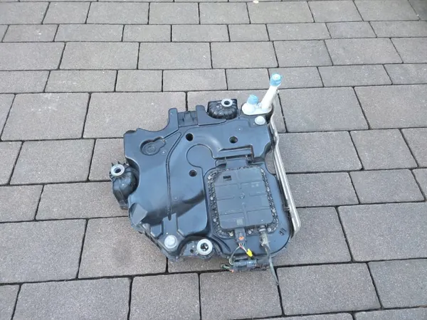 Depósito AdBlue OEM 9807475780 para Citroen C4 DS4 Peugeot 3008 image 2