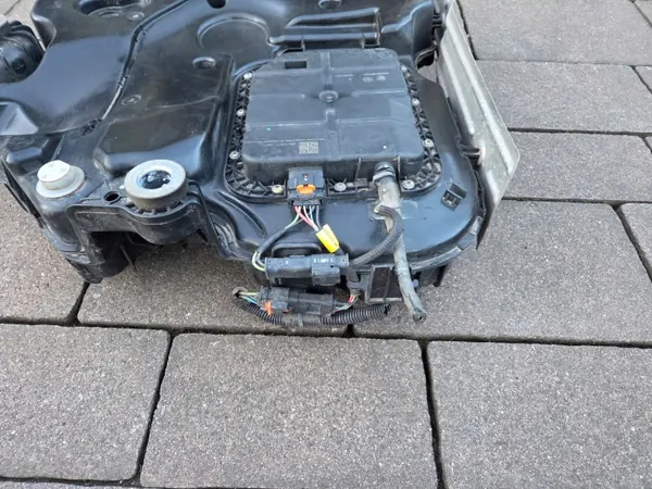 Depósito AdBlue OEM 9807475780 para Citroen C4 DS4 Peugeot 3008 image 3