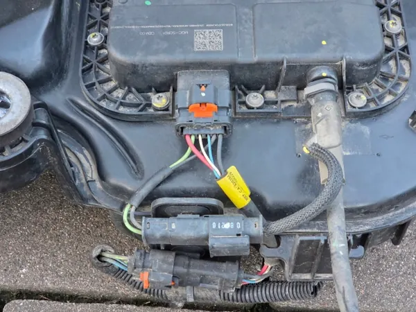 Depósito AdBlue OEM 9807475780 para Citroen C4 DS4 Peugeot 3008 image 4