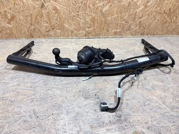Engate Skoda Octavia IV OEM 5E3803881A - Usado image 2