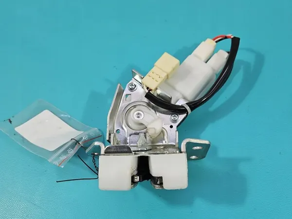 Takaluukun lukko OEM IMPRK1558787 Suzuki SX4 S-Cross image 4