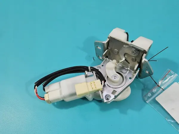 Takaluukun lukko OEM IMPRK1558787 Suzuki SX4 S-Cross image 5