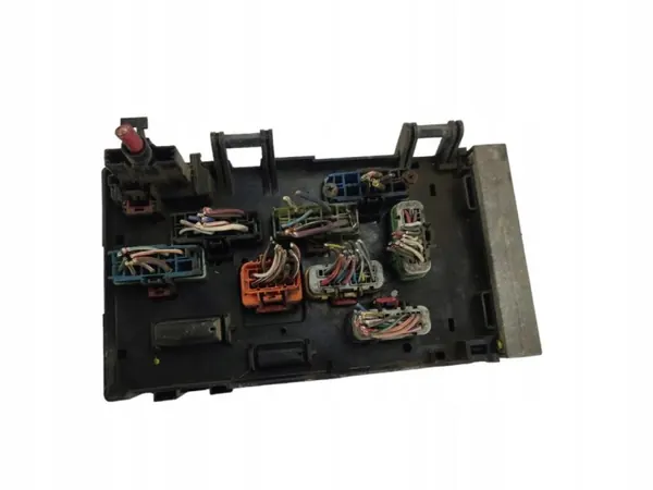 Sulakekotelo OEM 05102969AA Chrysler Voyagerille 2000-2005 image 2
