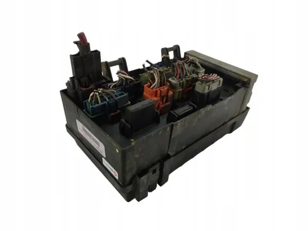 Sulakekotelo OEM 05102969AA Chrysler Voyagerille 2000-2005 image 4