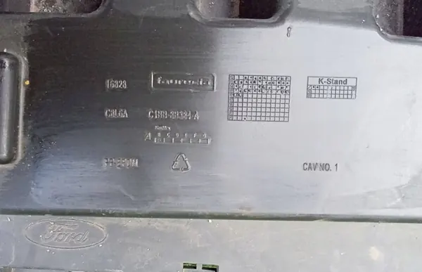 Onderste bumperafdekking voor OEM 16828 Ford Fiesta image 4