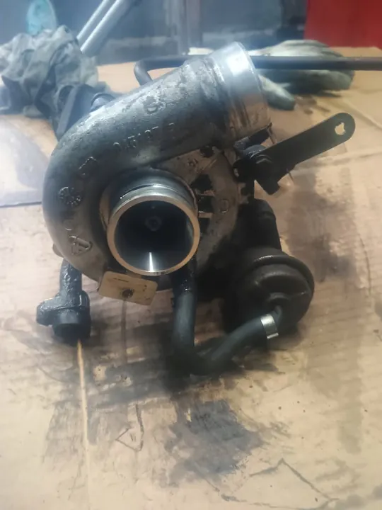 Turbocompresor IVECO 2.3 HPI image 3