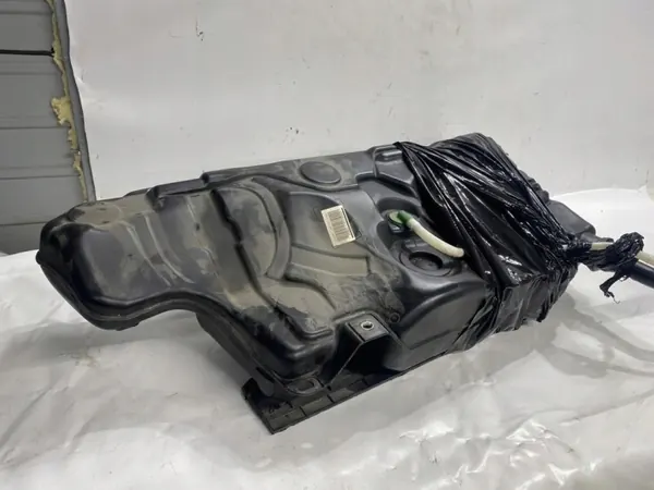 Kraftstofftank Skoda Octavia IV 2.0 TDI OEM 5WA201021AR image 2