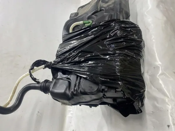 Kraftstofftank Skoda Octavia IV 2.0 TDI OEM 5WA201021AR image 3