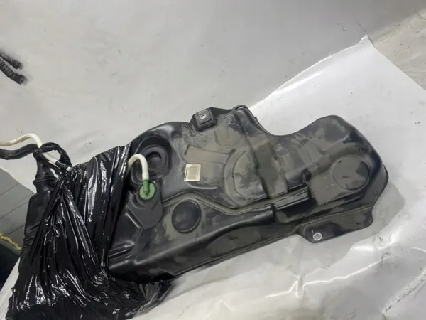 Kraftstofftank Skoda Octavia IV 2.0 TDI OEM 5WA201021AR image 4