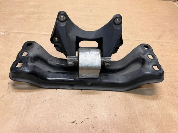 Support de Boîte Mercedes-Benz OEM A2052420440 image 5