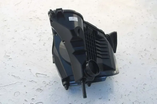 Audi Luftfiltergehäuse OEM bt-cars-35153 Gebraucht image 3