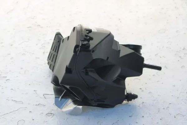 Audi Luftfiltergehäuse OEM bt-cars-35153 Gebraucht image 4