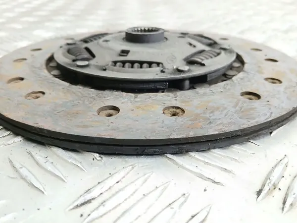 Disque d'embrayage Volkswagen PASSAT B5.5 2004 038141032Q image 2