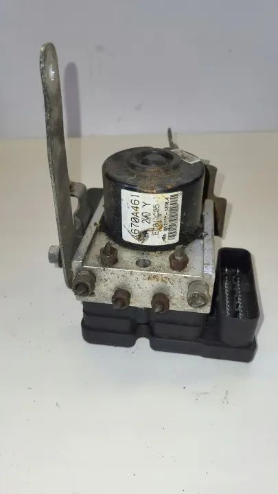 Mitsubishi ABS-Pumpe OEM 4670A461 - Gebraucht image 2