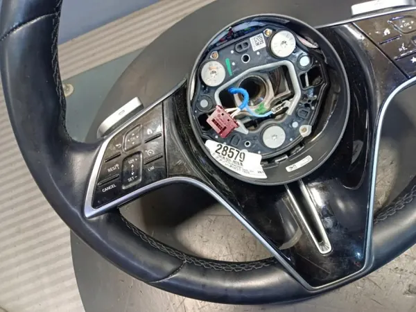 Mercedes-Benz W213 AMG Ohjauspyörä OEM A0004605315 Musta image 3