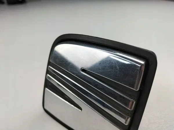 SEAT OE 6J4827565D Tavaratilan Lukon Kahva image 2