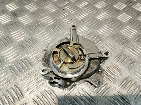 Imupumppu Audi A4 B6 2.0 FSI image 3