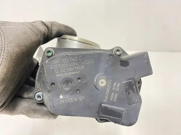 Corpo de borboleta Audi A4 S4 B7 06F133062G image 5