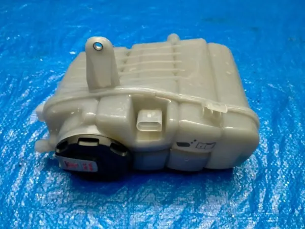 Koelvloeistofreservoir Audi A6 C8 2.0 TFSI OEM 4K0121405AB image 2