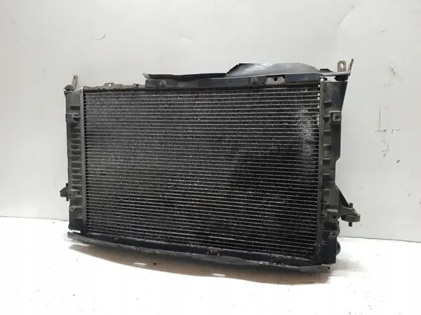 Radiador de agua Audi 100 C4 2.4 D OEM 4A0121251 image 2