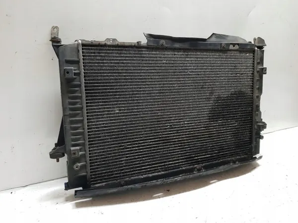 Radiador de agua Audi 100 C4 2.4 D OEM 4A0121251 image 3