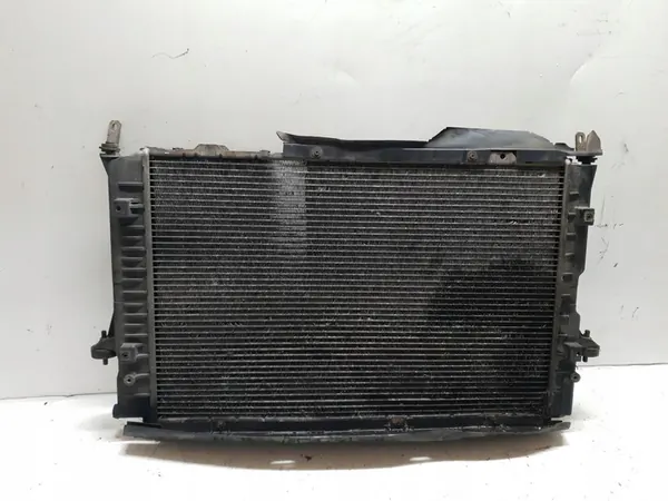 Radiador de agua Audi 100 C4 2.4 D OEM 4A0121251 image 4