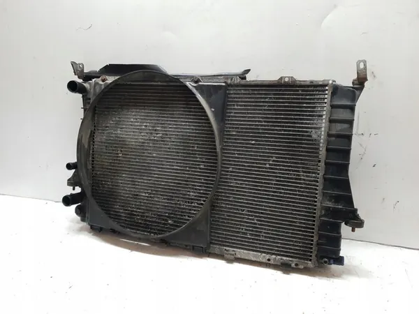 Radiador de agua Audi 100 C4 2.4 D OEM 4A0121251 image 6