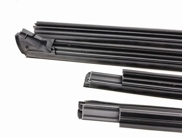 Joint de vitre avant Toyota RAV4 XA50 OEM AMD215958 image 4