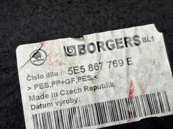 OEM 5E5867769E zwarte kofferbakplank Skoda Octavia image 4