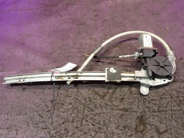 RENAULT LAGUNA II HB 5D Elevador de Vidro Traseiro Direito 8200000558 image 3