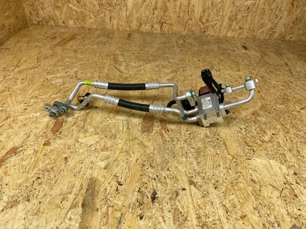 Klimaschlauch Ventil Hyundai Kona EV OEM 97725-K4100 image 2