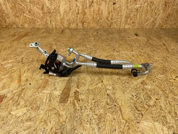 Klimaschlauch Ventil Hyundai Kona EV OEM 97725-K4100 image 4