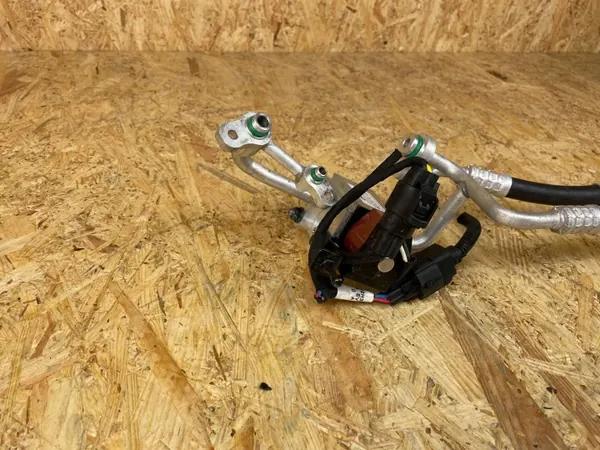 Klimaschlauch Ventil Hyundai Kona EV OEM 97725-K4100 image 5