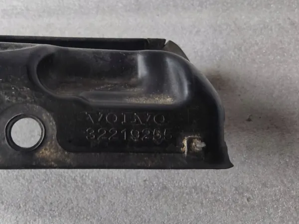 Volvo V60 2020 Cache d'entrée d'air 32219255 image 3