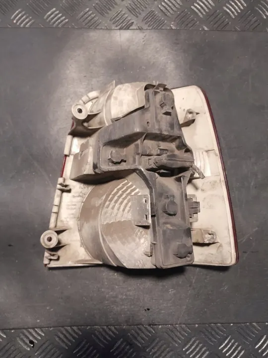 Vänster Bakljus 1T0945095C VW Touran 03-06 image 4