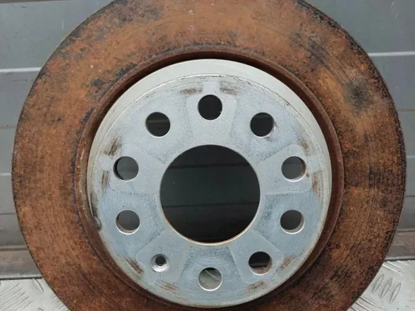 Disco de travão traseiro esquerdo Audi Q3 8U OEM 3Q0615601 image 4