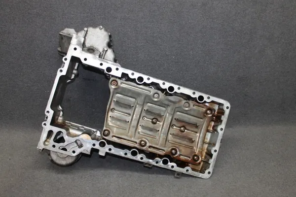 BMW F01 F02 F06 F07 F10 F12 5.0i N63 Oljetank - 7570685 image 5